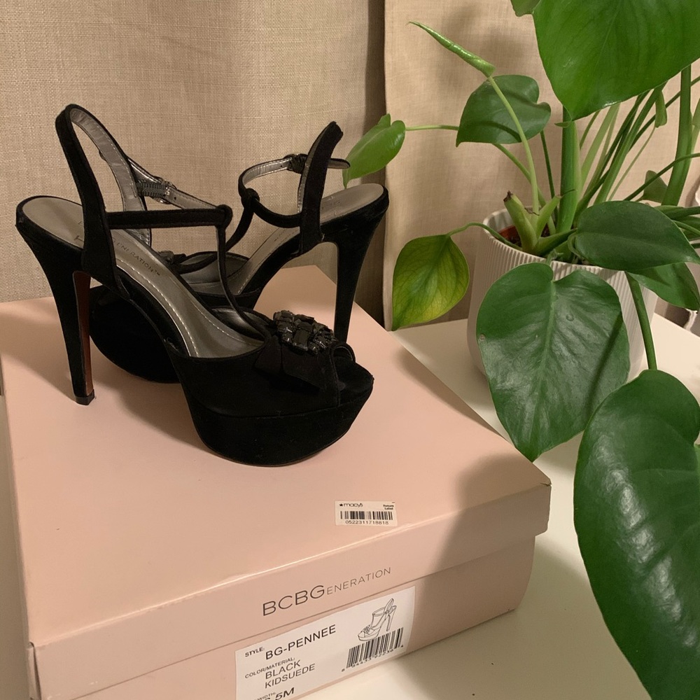 BG Penne Black Suede Platform Heel